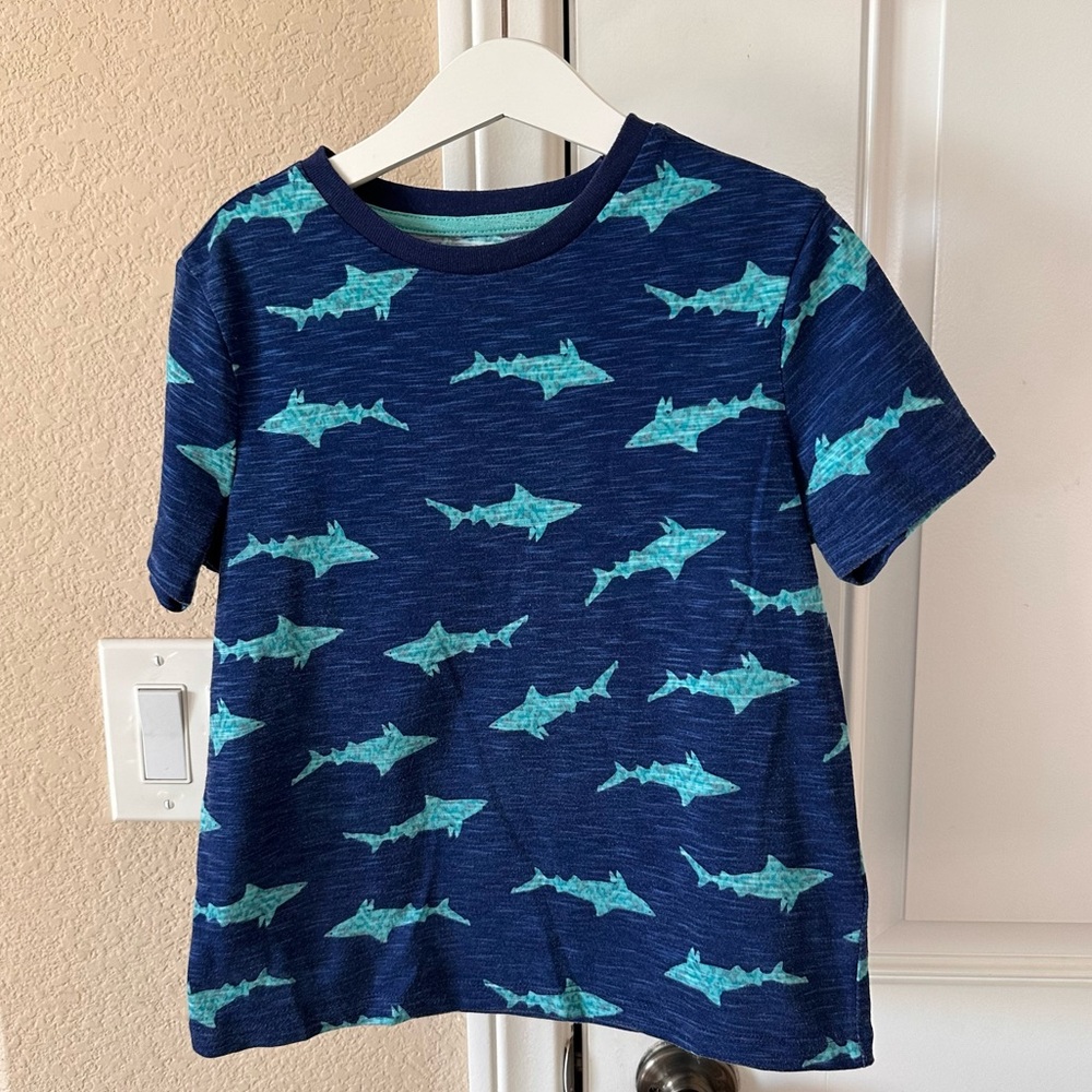 Old Navy Shark Tee Size 6-7
